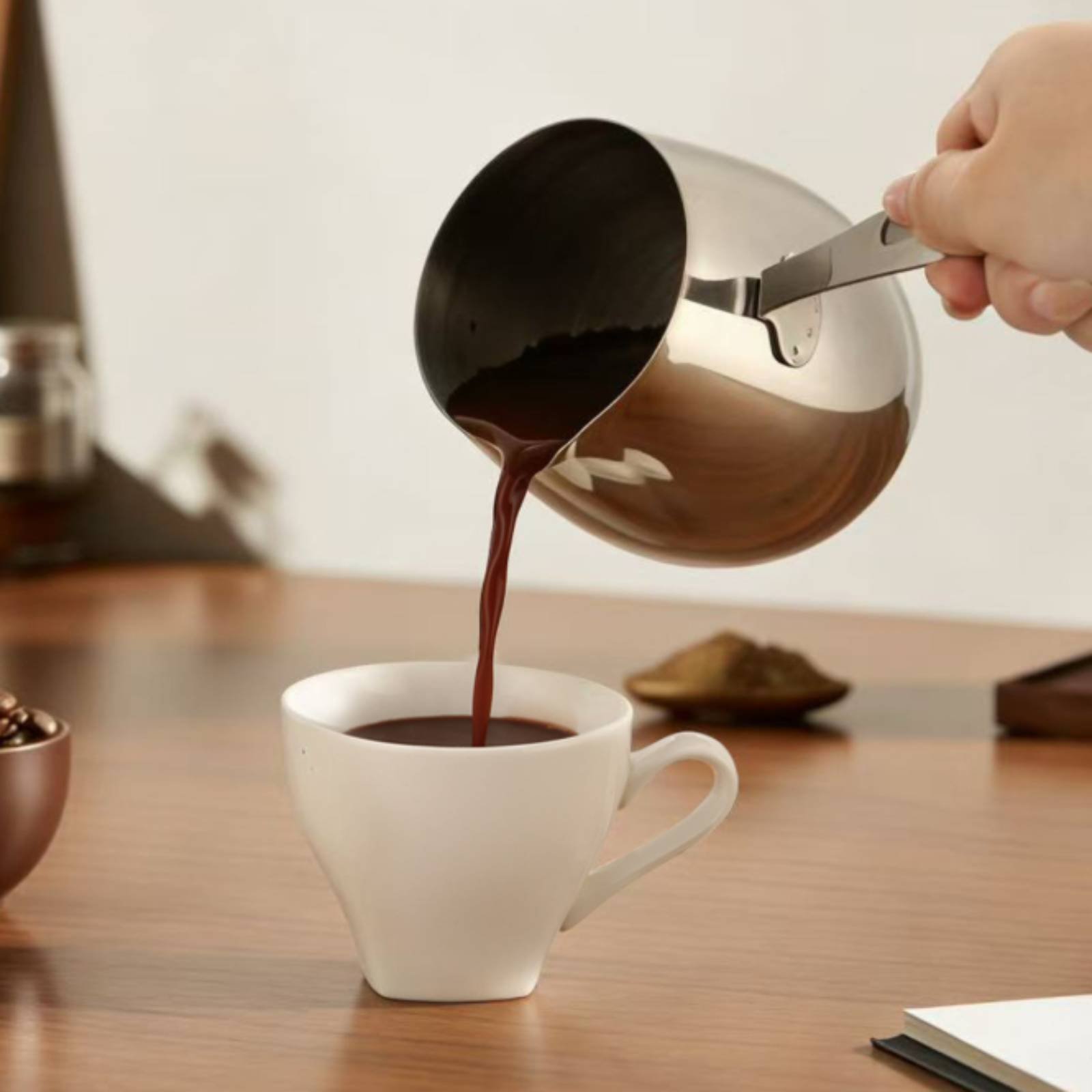 Cafetera Ovalada con Tapa, Jue - Pour Pot Aluminum reseña y precio